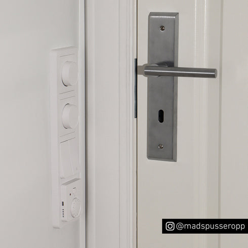 X.RAMMEKIT DIMMER 1POL UNIV HVIT M/DIMMEHJUL OG RAMMER